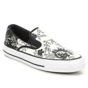 Size 8 Converse slides